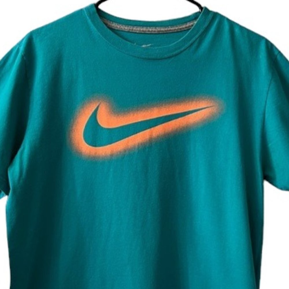Vintage NIKE Regular Fit Mens Short Sleeve Grapbic T-Shirt Teal & Orange Medium